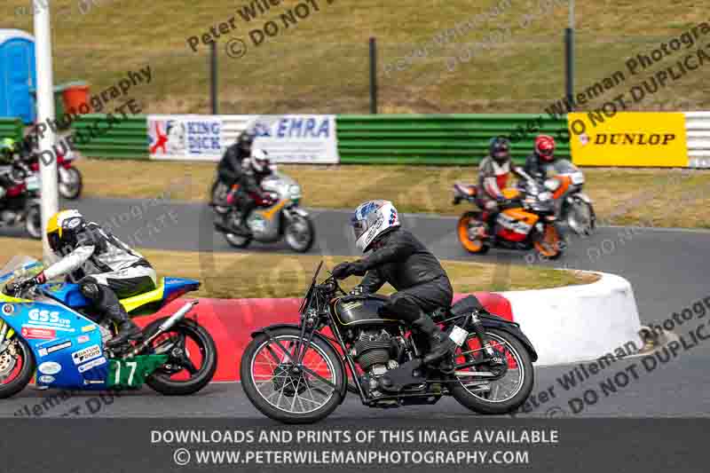 Vintage motorcycle club;eventdigitalimages;mallory park;mallory park trackday photographs;no limits trackdays;peter wileman photography;trackday digital images;trackday photos;vmcc festival 1000 bikes photographs